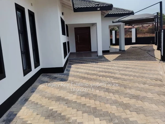  Elegant Family Home with Solar and Borehole