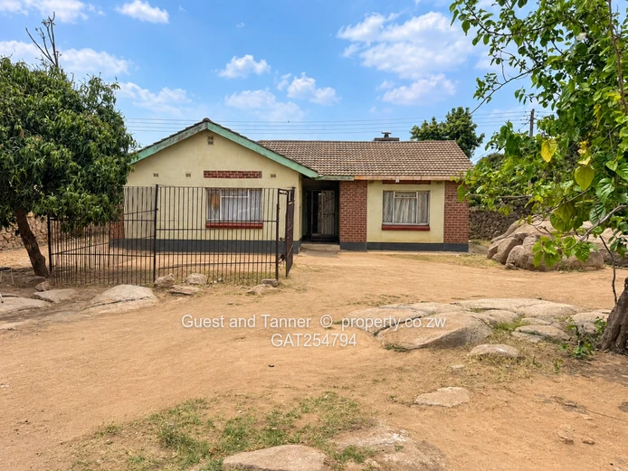 Chitungwiza Unit F, Seke – 4 Bedroom House for Sale