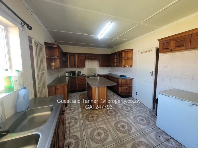 New Marlborough Neat and Spacious Family Home - 4 Bedrooms to Rent