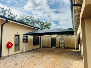 3 Bedroom Flat & Apartment