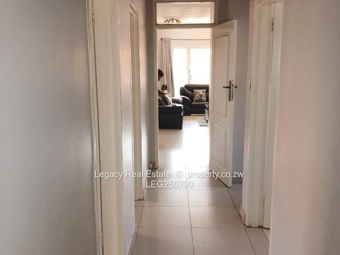 Madokero 3-Bed Brick Home - Borehole & Bright Lounge