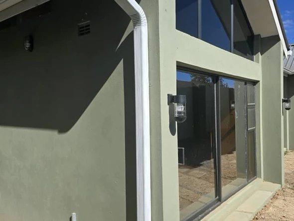 3 Bedroom Flat & Apartment