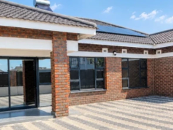 3 Bedroom Flat & Apartment