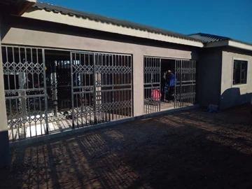 3 Bedroom Flat & Apartment
