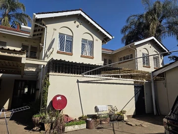 3 Bedroom Flat & Apartment