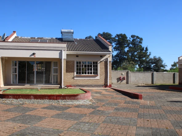 2 Bedroom Flat & Apartment