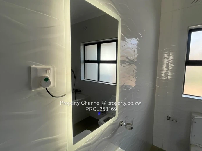 Bright 3-Bed Tynwald Flat with Borehole & Solar