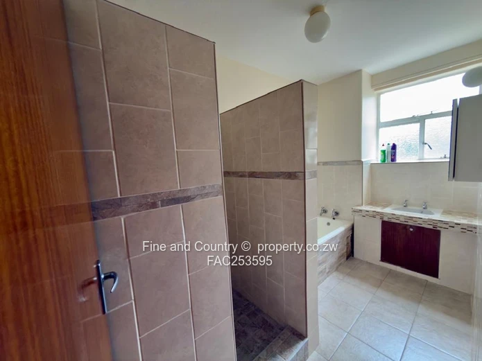 Ascot 3-Bedroom Flat to Rent 