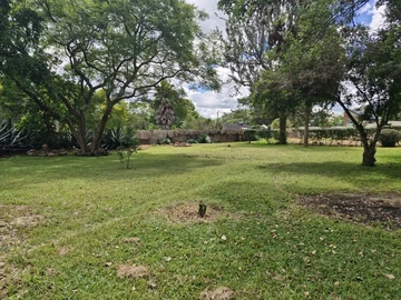 Land In Glen Lorne