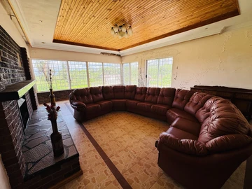 Farm & Agricultural Land