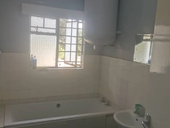 2 Bedroom Flat & Apartment