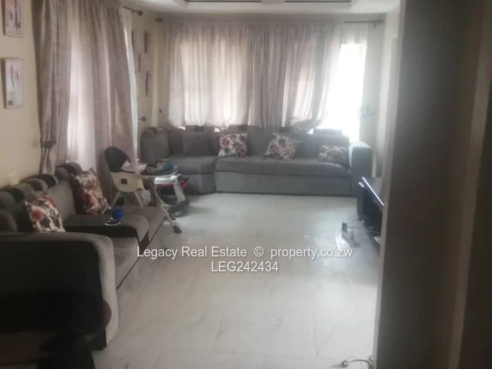 Glaudina House to Let – Solar, Borehole & Water Tank