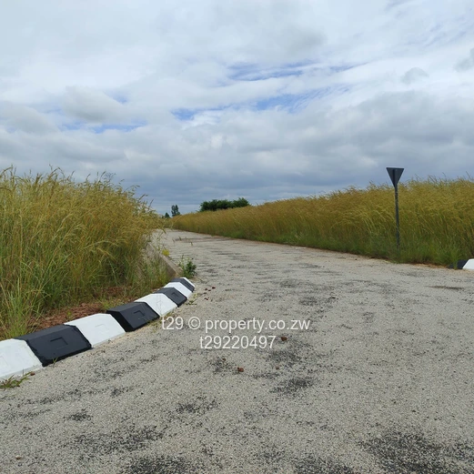 Nyabira low density Paarl luna estate stands for sale (Sole Mandate)