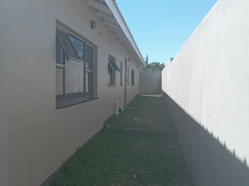 3 Bedroom Flat & Apartment