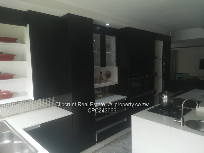 Ashdown Park - Neat and Modern House For Sale