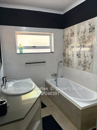  Furnished 3 Bedroom Cottage/Garden Flat to Rent in Helensvale
