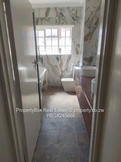 Duplex flat at PeterHall for rent available 1 May 2026!