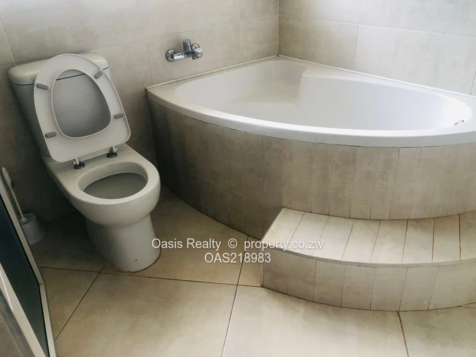 Neat 3 beds House on 1/2 Acre For Sale