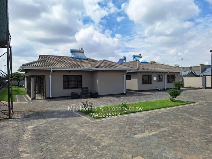 Fully furnished 5 Bedroomed house in Waterfalls