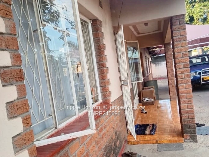 Mainway Meadows: 4-Bed Home on 600m² with Borehole