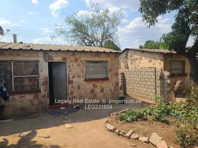2-Bedroom Home for Sale in Zengeza 1