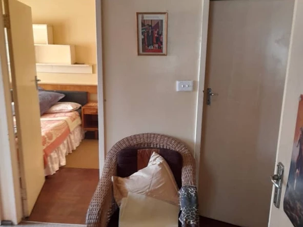 4 Bedroom Flat & Apartment