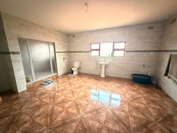 6 Bedroom House