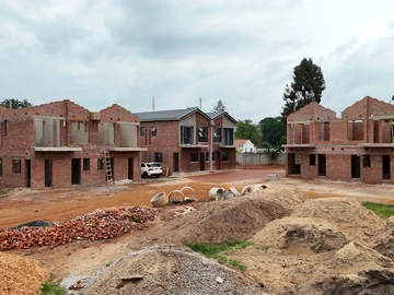 3 Bedroom Flat & Apartment