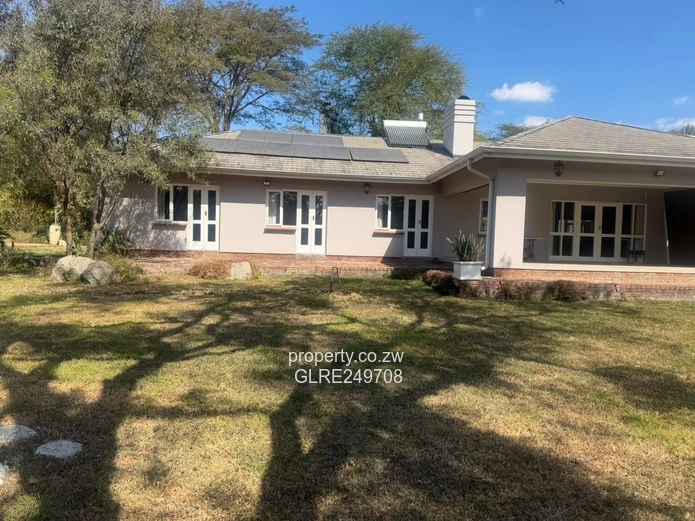 Borrowdale Brooke: 3-Bed Home with Pool & Borehole