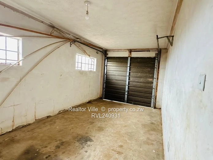 Modern Family Gem for Sale in Rydale Ridge – Solar Powered & Secure Living