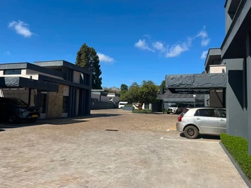 3 Bedroom Flat & Apartment