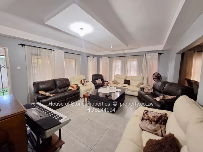 Spacious 5 Bedroom Family Home in Mazowe 