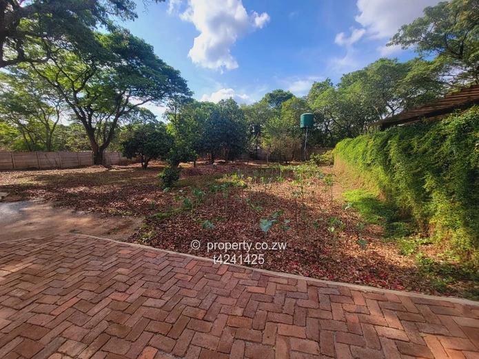 Chisipite 3 bedroom house to rent 