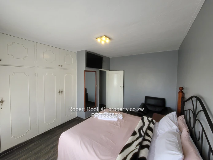 Mint Condition 3 Bed Flat With Deeds (Sole Mandate)