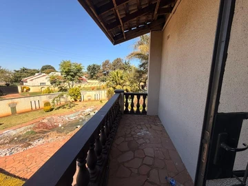 3 Bedroom Flat & Apartment