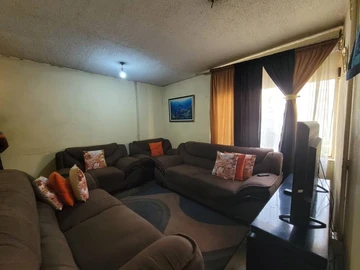 2 Bedroom Flat & Apartment