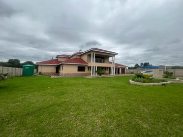 6 Bedroom House