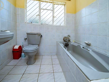 3 Bedroom Flat & Apartment