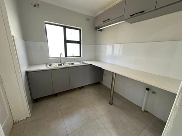 3 Bedroom Flat & Apartment
