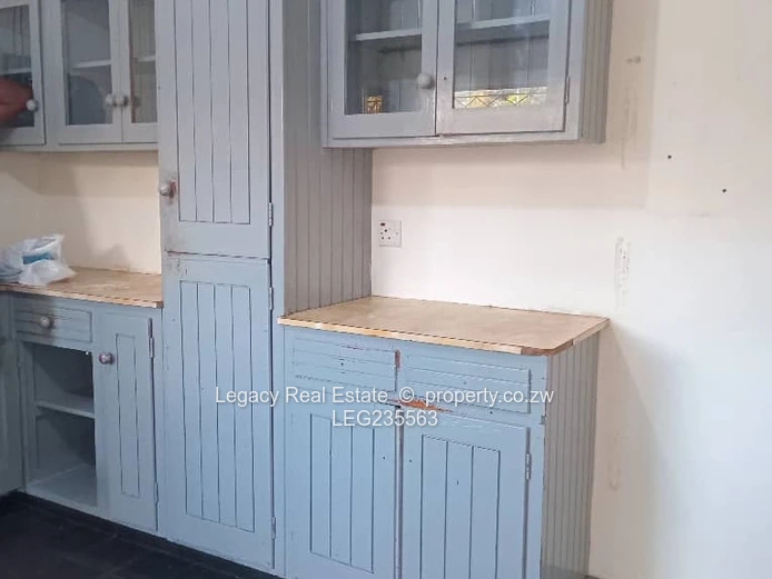 Greendale Athlone Gem with Ensuite, Garden Flat with Backyard