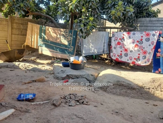 Amalinda 2-Bed Core house - Walled Yard, Satellite Dish & Good ZESA