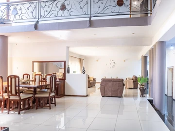 8 Bedroom House