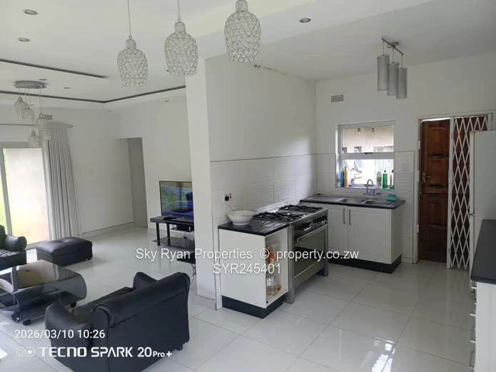 Neat 2 Bed Duplex Garden Apartment