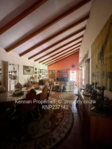 3 bed townhouse set in a large garden with lovely trees