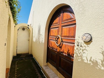 Luxury and Modern 3 bed Duplex Villa in Avondale