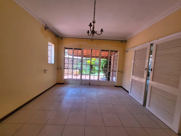 3 Bedroom Flat & Apartment