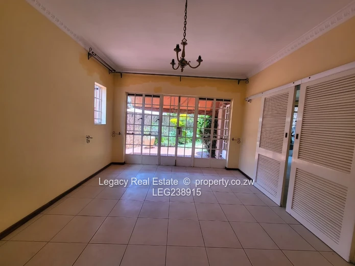 Executive 3-Bed Duplex to Let – Avenues