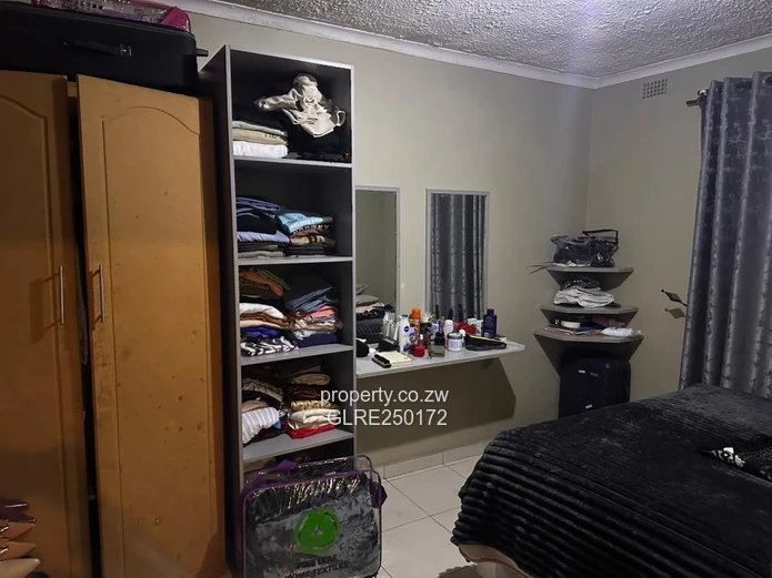 Marlborough 1-Bed Home with Borehole & Garage