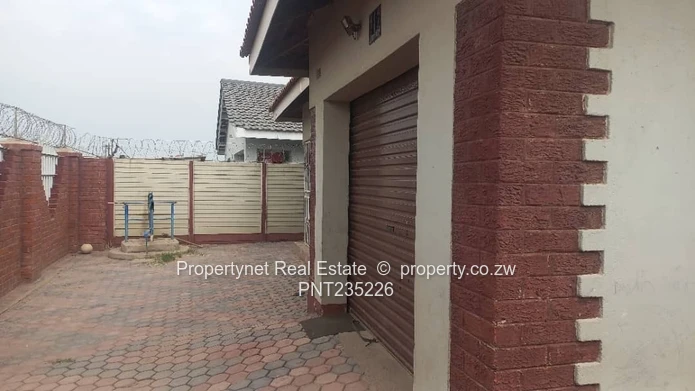 Neat modern family home!!!