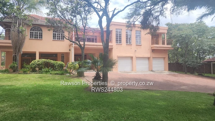 Beautiful 5 Bed House With Prolific Borehole!